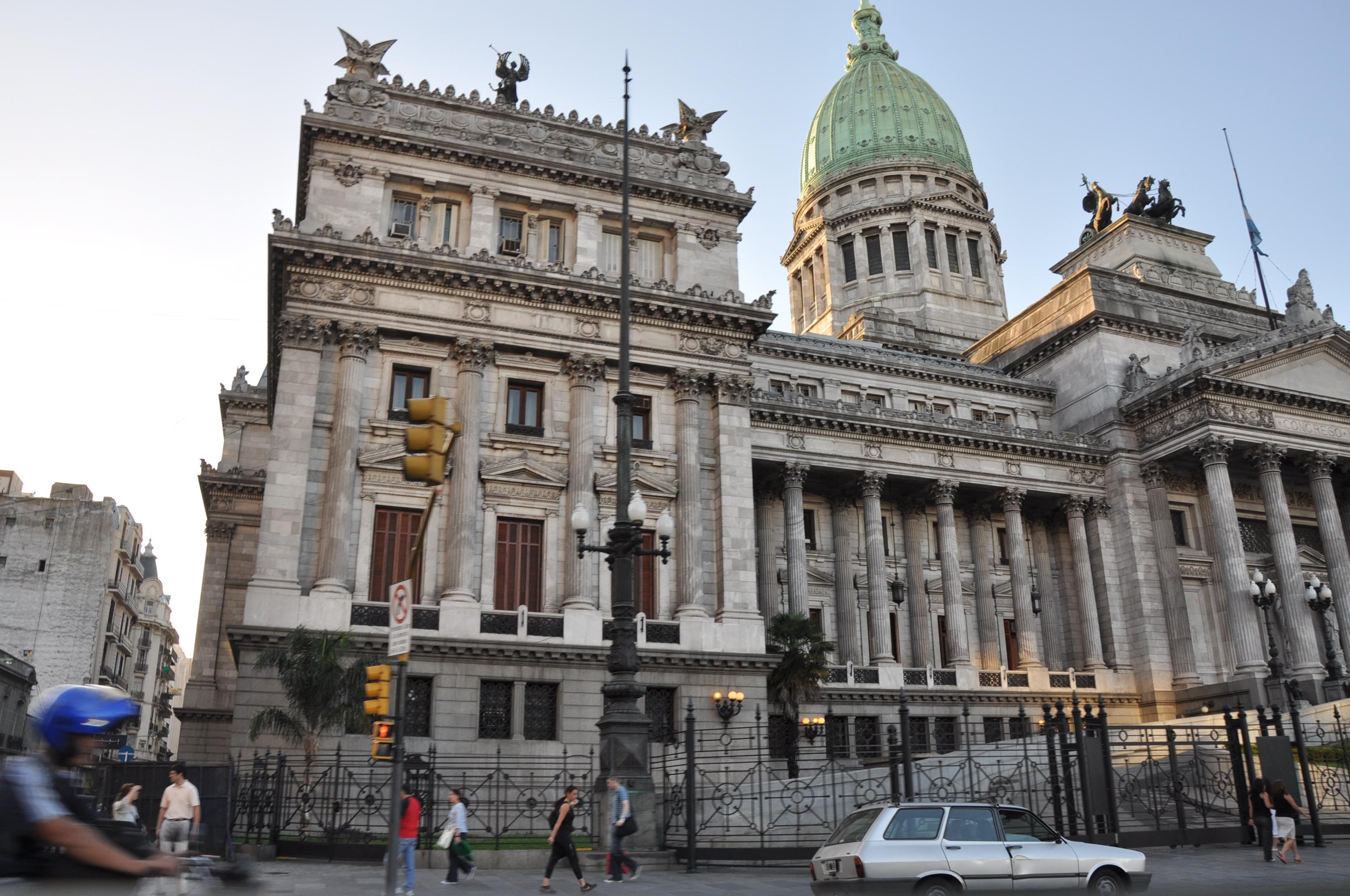 El Congreso de vacaciones: Milei apuesta a dos semanas de negociación para rescatar su agenda legislativa